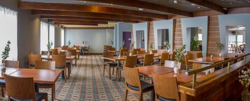 Desayuno buffet todos los días (con cargo)