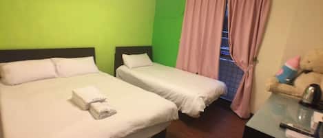 Triple Room (Teddy Bear) | Soundproofing, free WiFi