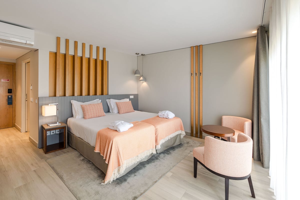 Minibar, in-room safe, soundproofing, free cribs/infant beds