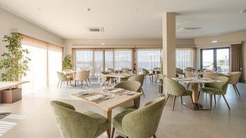 Tägliches inbegriffenes Frühstücksbuffet