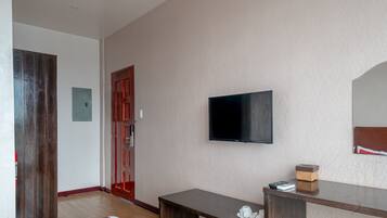 Desk, rollaway beds, free WiFi, bed sheets