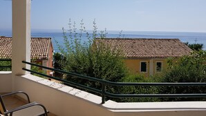 Unclassified image, 3 of 38, button - Menigos Type A2R no90 Seaview 2 Bedroom (Corfu)