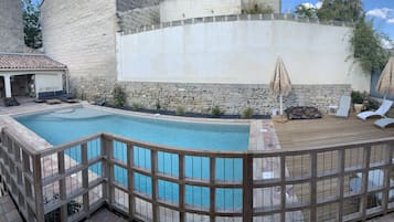 Piscine extérieure (ouverte en saison)