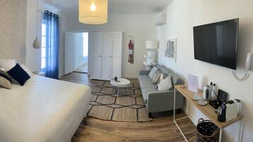 Een kluis op de kamer, individueel gedecoreerd, individueel gemeubileerd