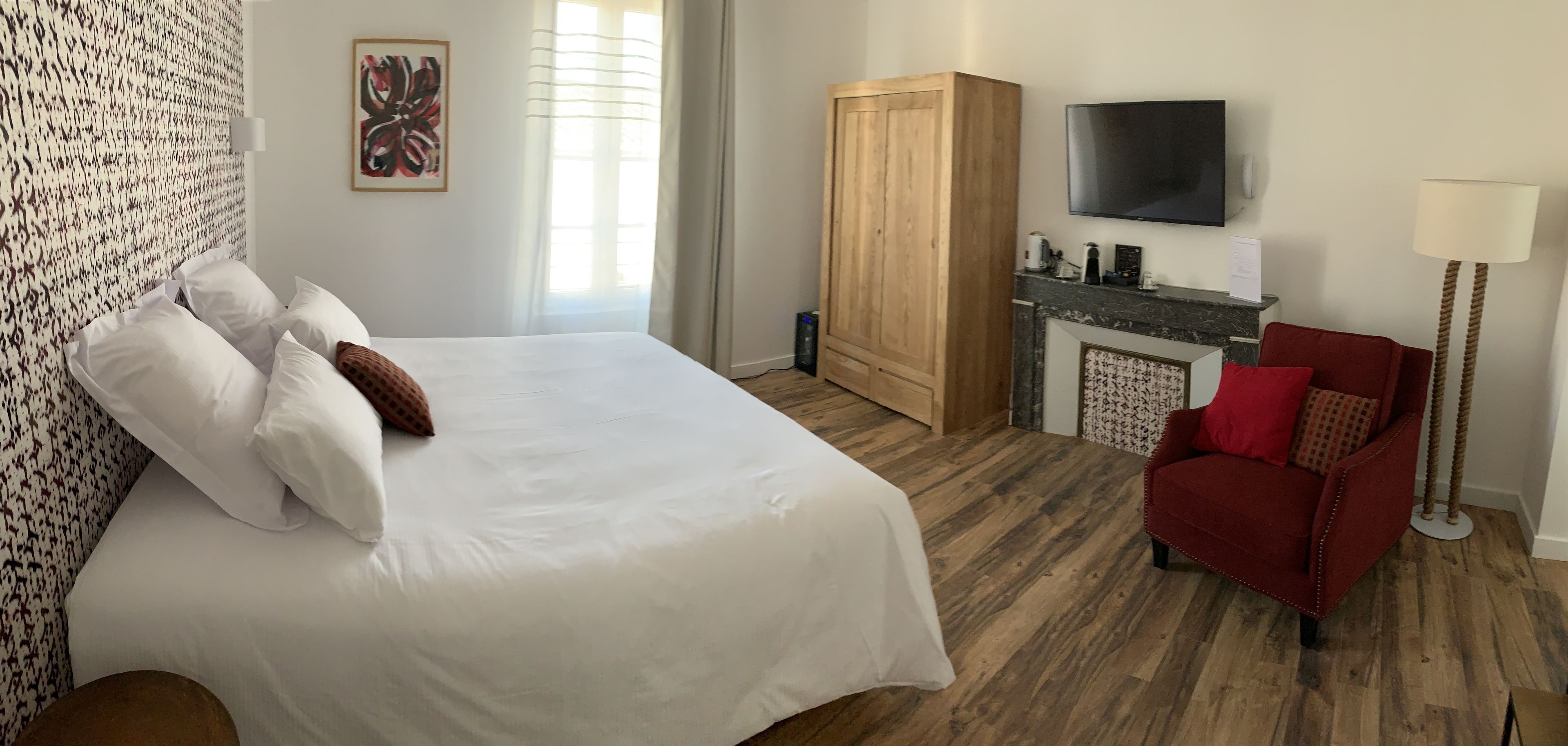 Caja de seguridad en la habitación y decoración personalizada 