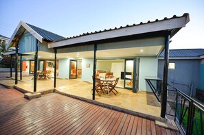 Outdoor pool - Serurubele Boutique Hotel (Bushbuckridge)