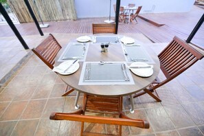 Tägliches großes Frühstück gegen Gebühr