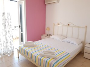 House, 2 Bedrooms, Sea View