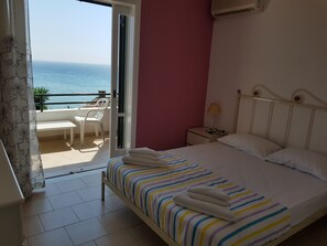 House, 2 Bedrooms, Sea View
