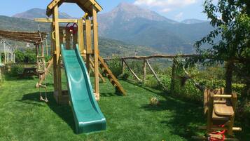 Khu vui chơi trẻ em - ngoài trời