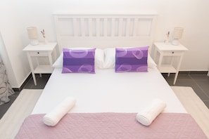 Desk, blackout curtains, free WiFi, bed sheets