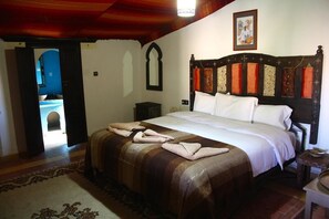 더블룸 | 고급 침구, 무료 WiFi, 침대 시트