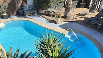 Piscine extérieure (ouverte en saison)