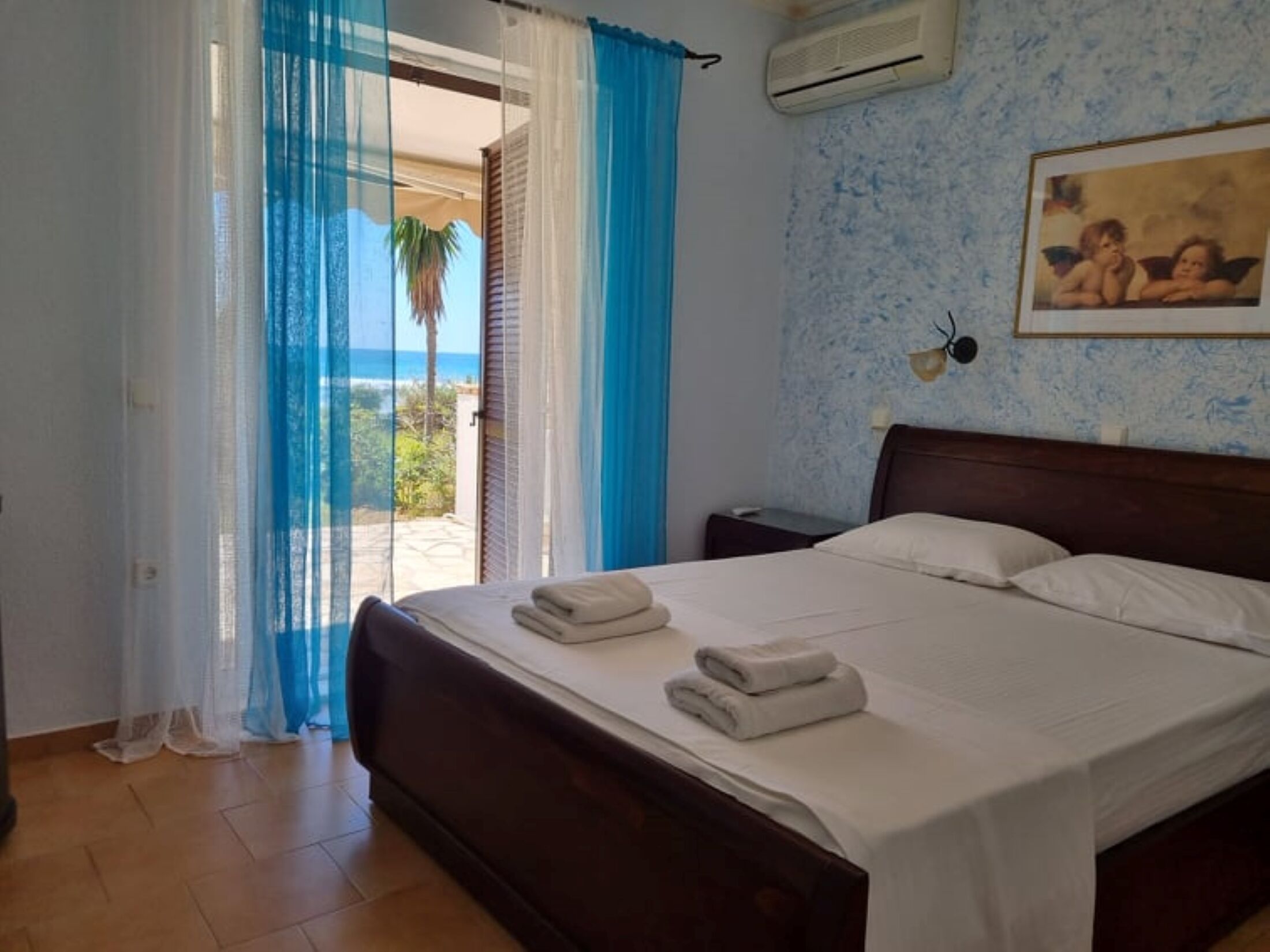 Luxury Apartment, 2 Bedrooms | 2 bedrooms, cots/infant beds, free WiFi, bed sheets