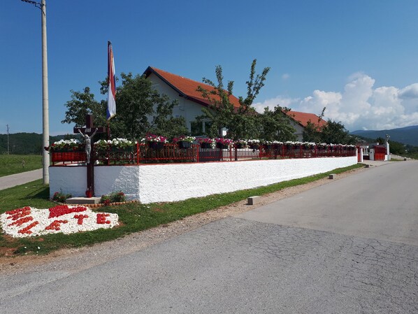 Exterior - Vila Nina (Gospic)