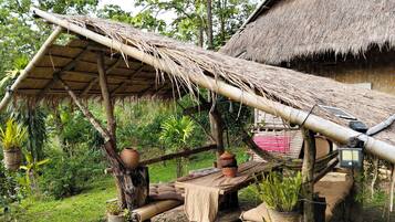 Traditional Bungalow, 1 King Bed, Refrigerator & Microwave, River View | Terrace/patio