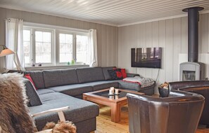 TV, fireplace, stereo