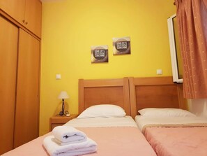 Apartment | Cribs/infant beds, free WiFi, bed sheets