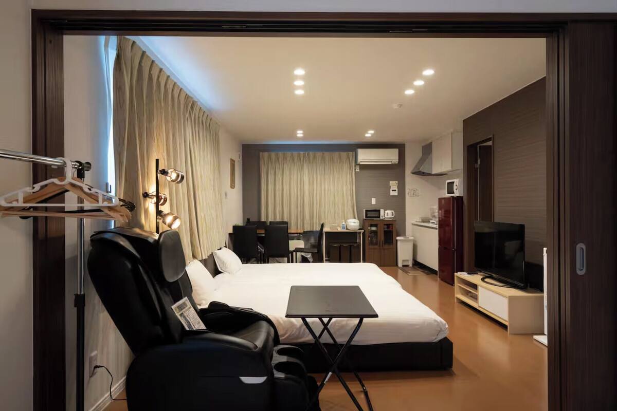 Appart'hôtel Confort, 2 chambres (C) | Bureau, espace de travail pour ordinateur portable, rideaux occultants