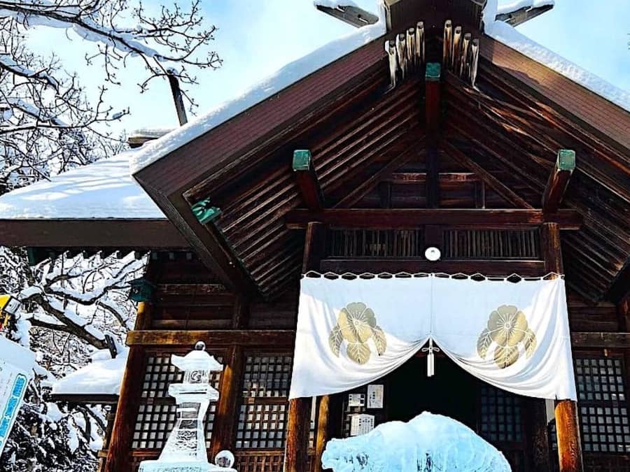 Individually decorated, individually furnished, desk, laptop workspace