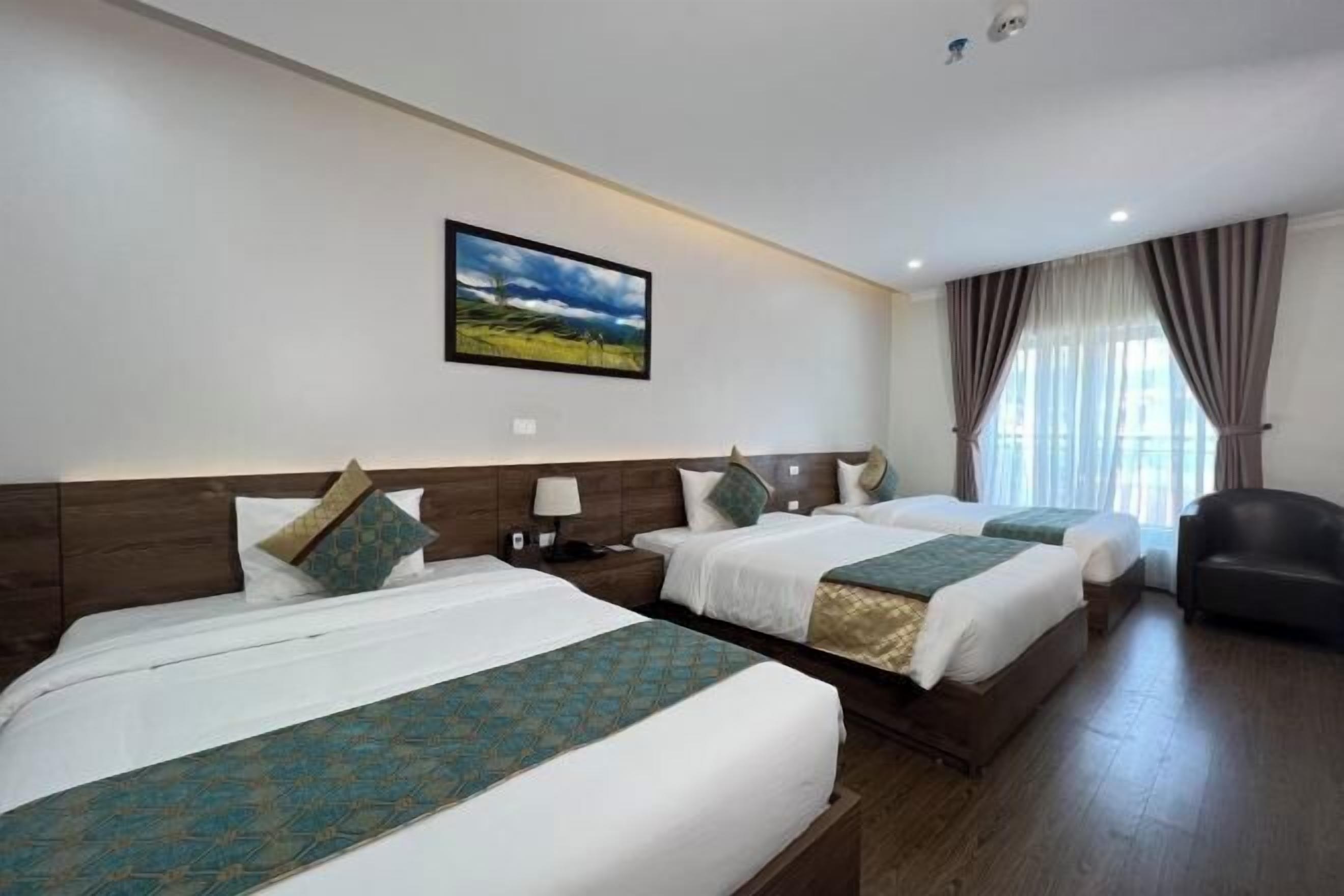 Camas Select Comfort, frigobar, escrivaninha