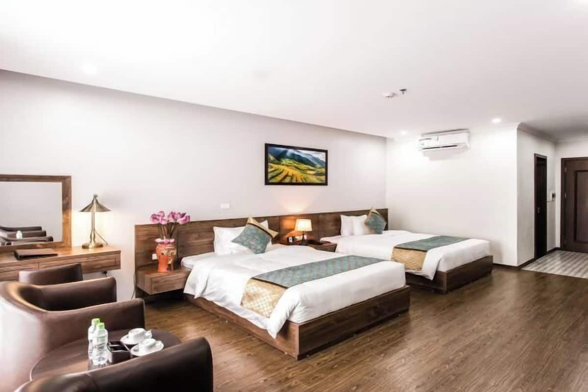 Select Comfort beds, minibar, desk, laptop workspace