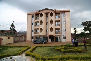 Front of property - Le belvédère (Yaoundé)