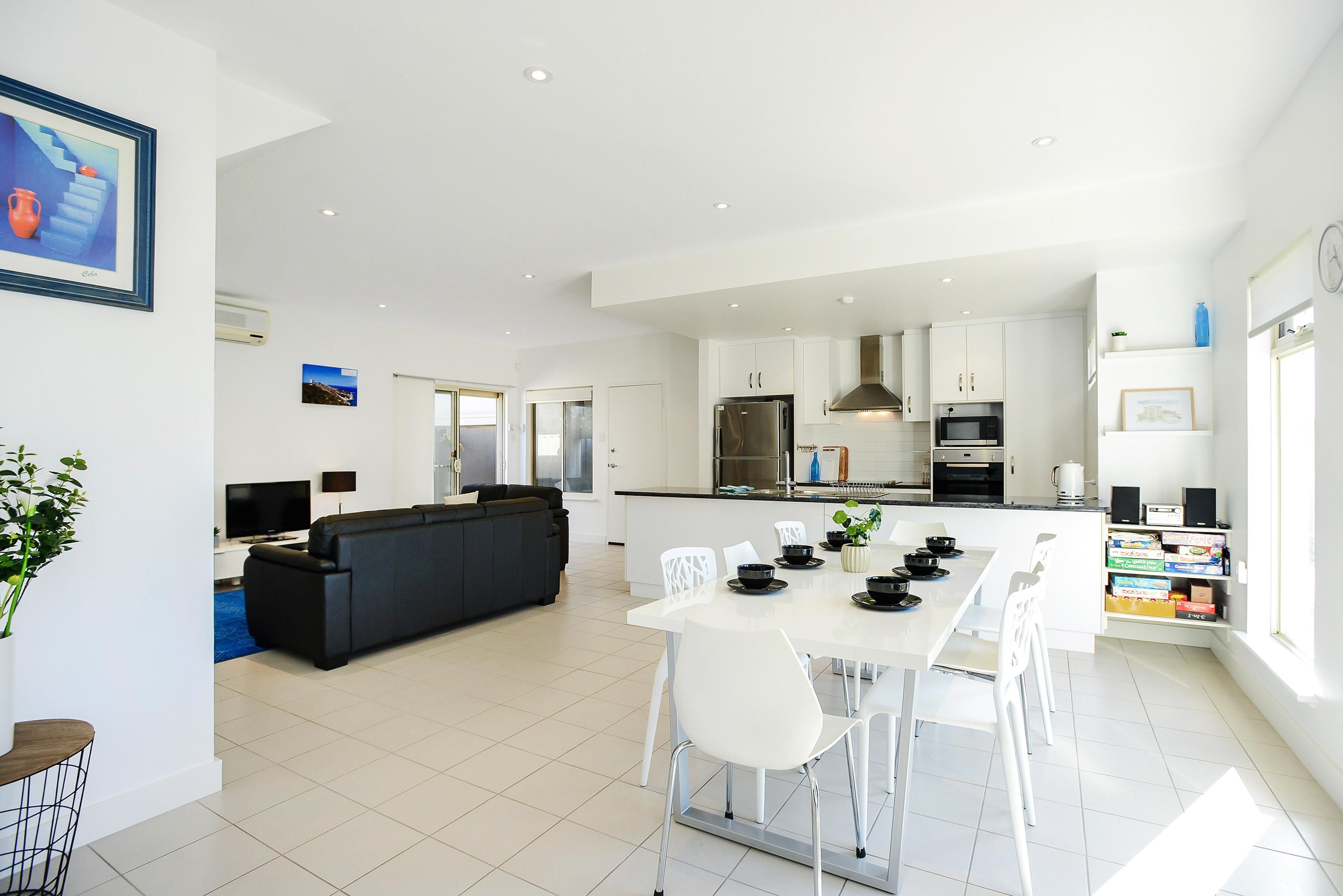 Blue Zone ~ Aldinga Beach - Sparkling Modern Beach Retreat 3min Walk from Aldinga Beach ~ C21