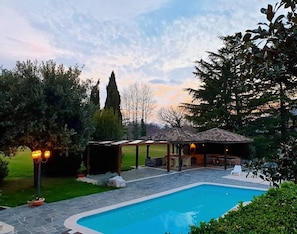 Outdoor pool, pool loungers