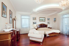 华丽双人房, 阳台 | 客房内保险箱、熨斗/熨衣板、免费 WiFi