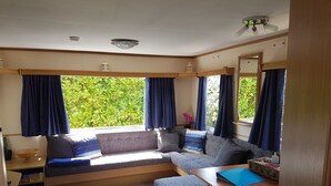 Lodge | Living area | Flat-screen TV - Retreat at Burnewhall (Penzance)