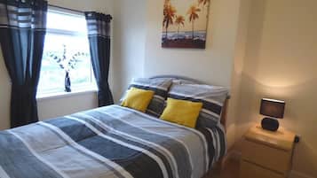 Comfort House, 3 Bedrooms (Sleeps 8) | Iron/ironing board, free WiFi, bed sheets