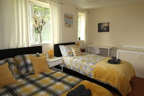 Habitació | Planxa i posts de planxar, wifi gratuïta i roba de llit