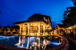 Front of property - evening/night