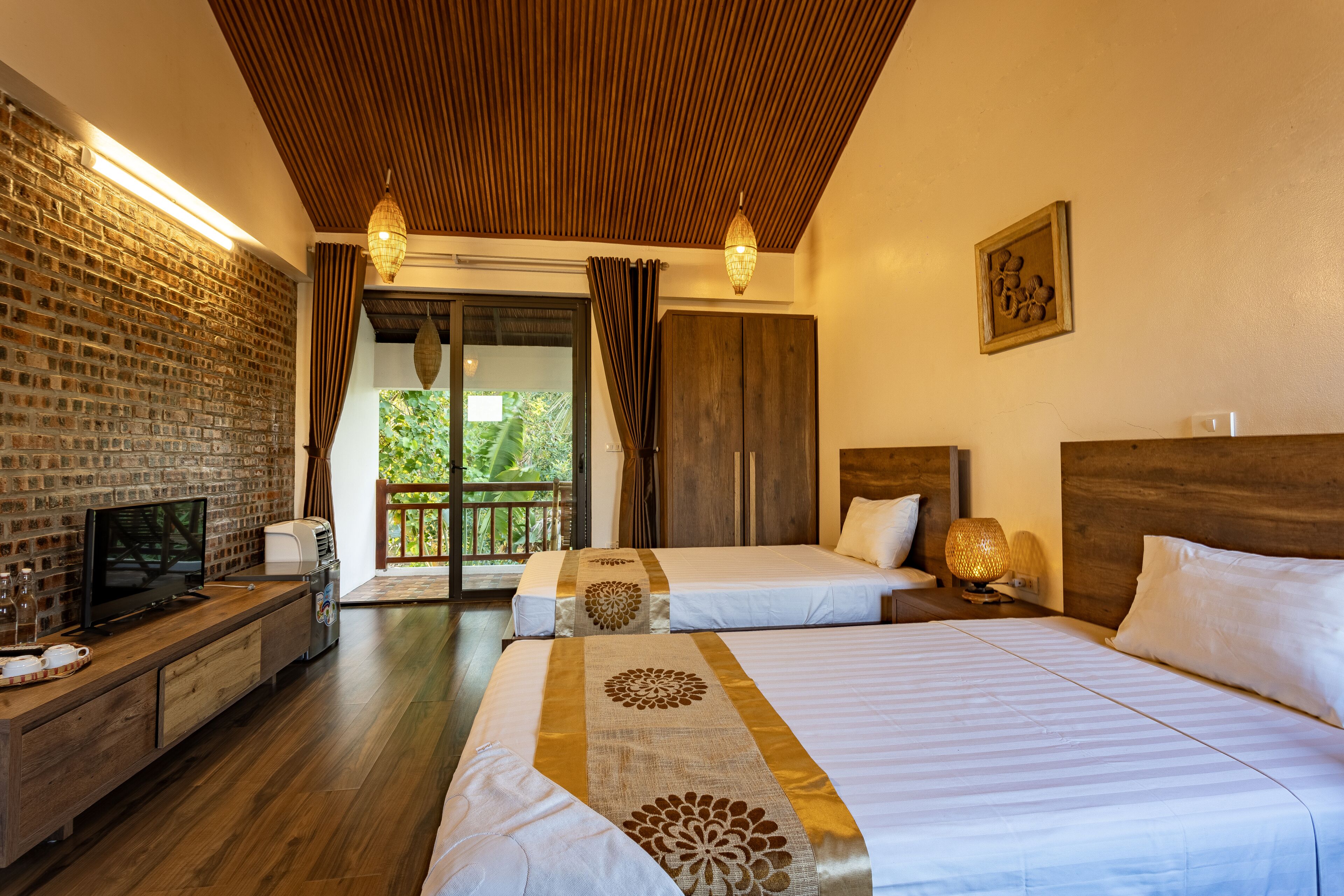 family room | 1 bedroom, egyptian cotton sheets, premium bedding, pillow-top beds