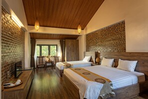 Family Room | Egyptian cotton sheets, premium bedding, pillowtop beds, minibar