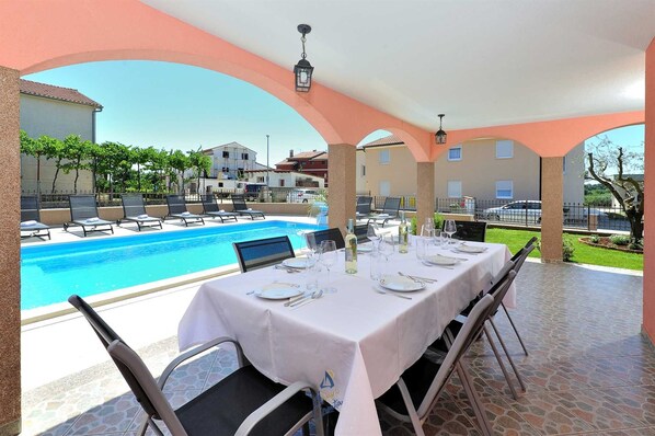 Outdoor dining