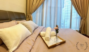 2 bedrooms, iron/ironing board, WiFi, bed sheets