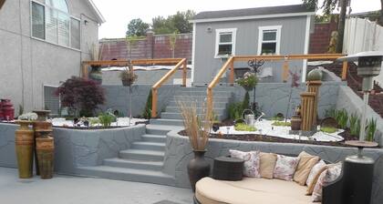 Cozy modern 2BR , Free Parking & Wi-Fi, min. away from the world's ski resorts.