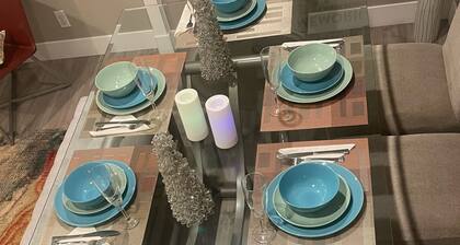 Cozy modern 2BR , Free Parking & Wi-Fi, min. away from the world's ski resorts.