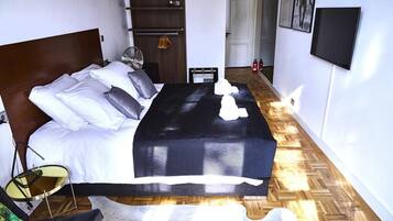 Design Double Room (2) | Individually decorated, free WiFi, bed sheets