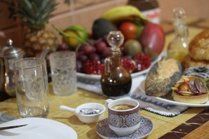 Appartement | Repas dans la chambre