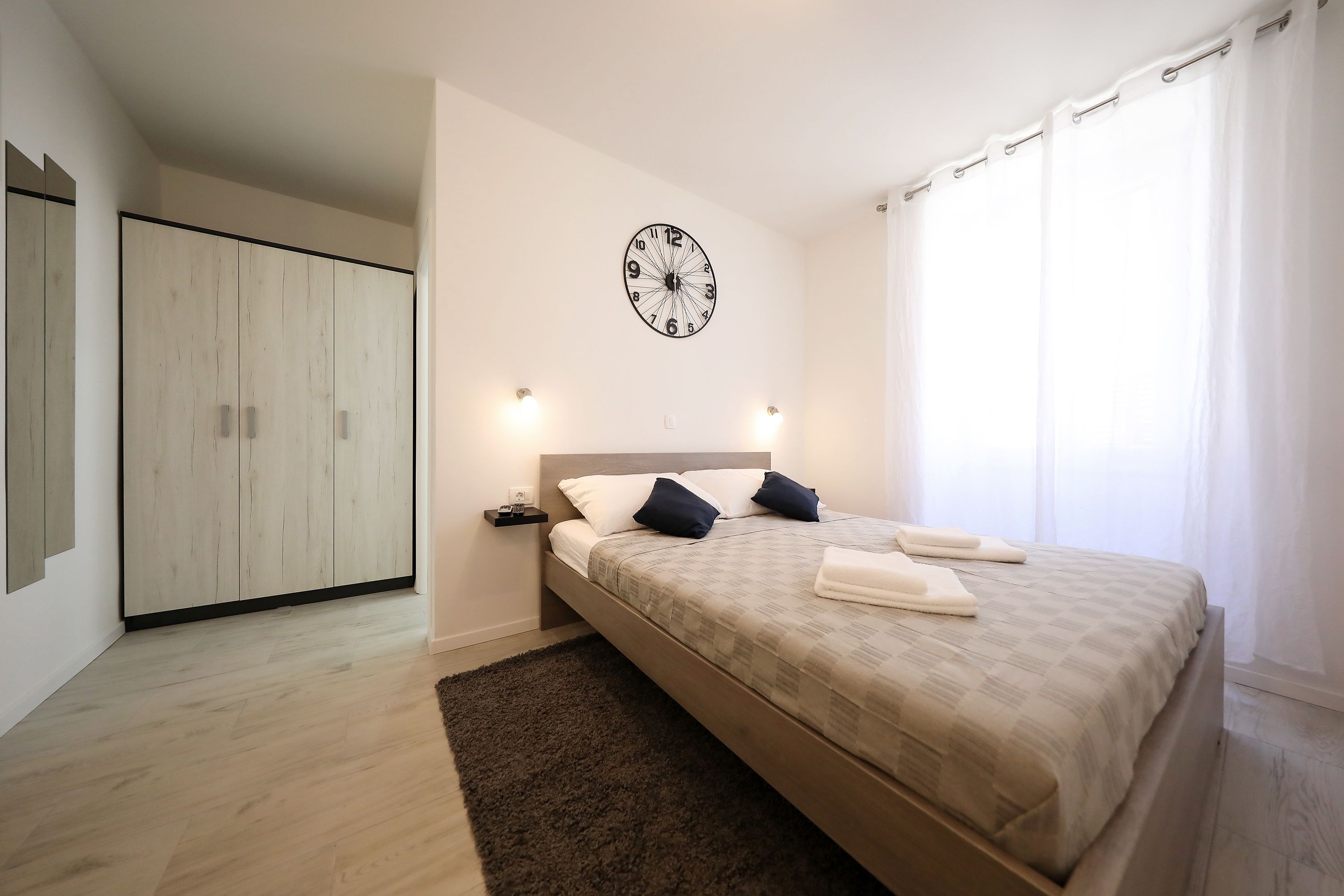 Ropa de cama hipoalergénica y sistema de insonorización 