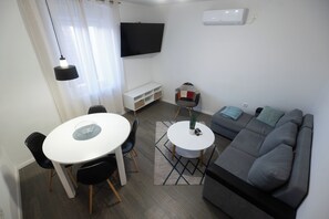 Living area - Pyrotima Apartments (Zadar)