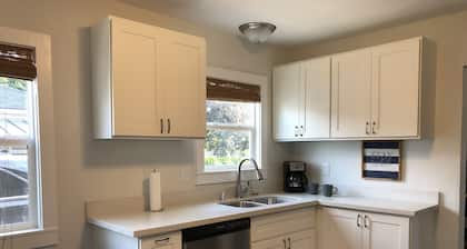 Welcome to S. Rochester in Tacoma! 2BR, 1BA house!