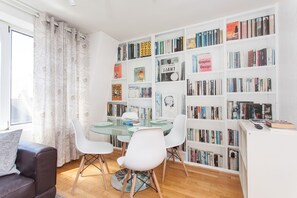 Familienapartment | Wohnbereich | Flachbildfernseher