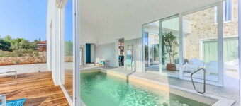 Villa Joyful Living - with 4 bedrooms and an indoor pool, minutes away from the beach by MyWaycation