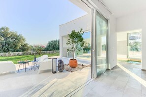 Terrace/patio - Villa Joyful Living - with 4 bedrooms and an indoor pool, minutes away from the beach by MyWaycation (Otok Ugljan)