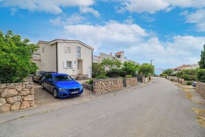 Building design - Apartments Mirela (Karlobag)