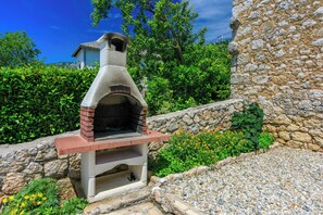 BBQ/picnic area